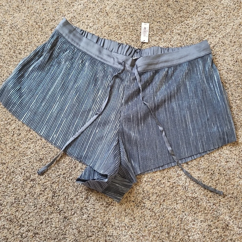 Victoria's Secret Shimmery Intimate Pajama Shorts Size M NWT